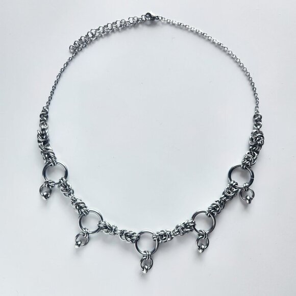 Gothic chunky statement chain mail necklace with a small silver chain - Picture 4 of 7